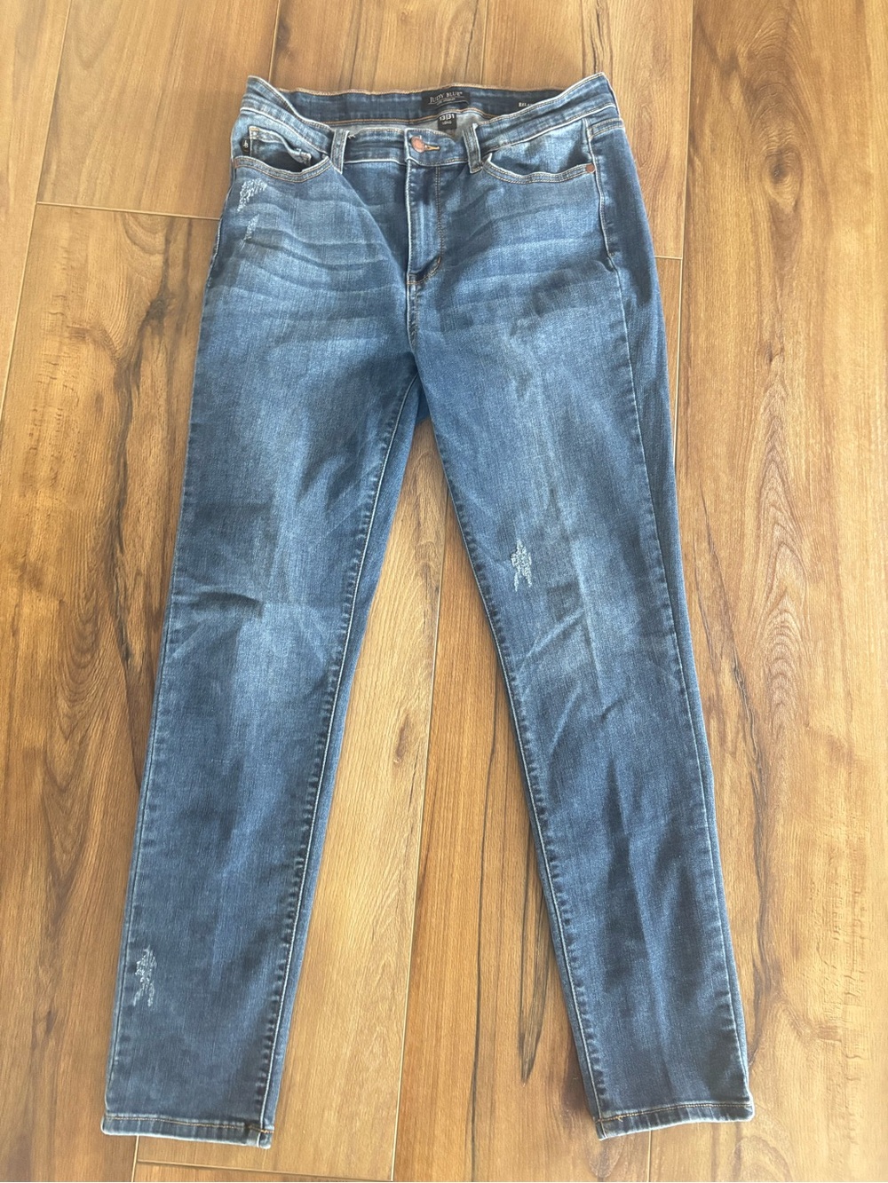 Judy Blue Mid Wash relaxed fit Jeans